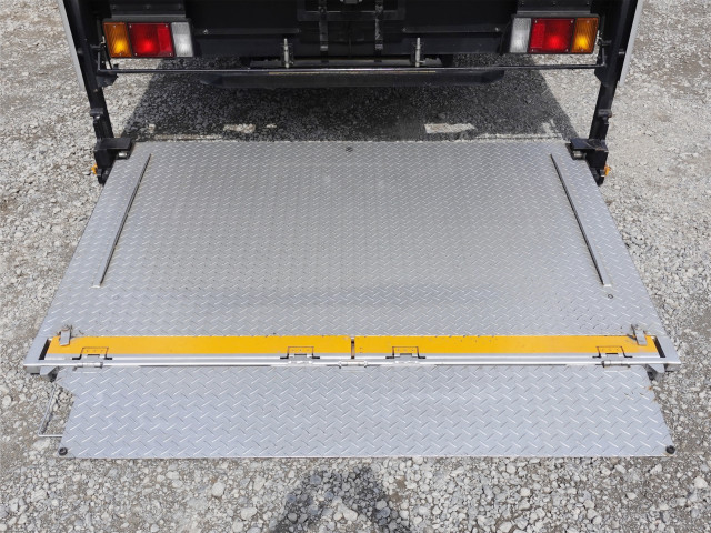 いすゞ エルフ 小型 冷蔵冷凍バン TPG-NPR85AN(102934) 19枚目