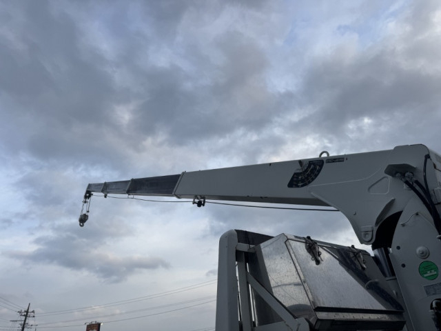 三菱ふそう ファイター 中型 平ボディ（クレーン付） 2KG-FK61F(102935) 14枚目