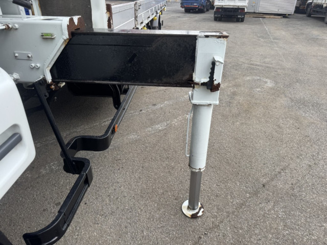 三菱ふそう ファイター 中型 平ボディ（クレーン付） 2KG-FK61F(102935) 17枚目