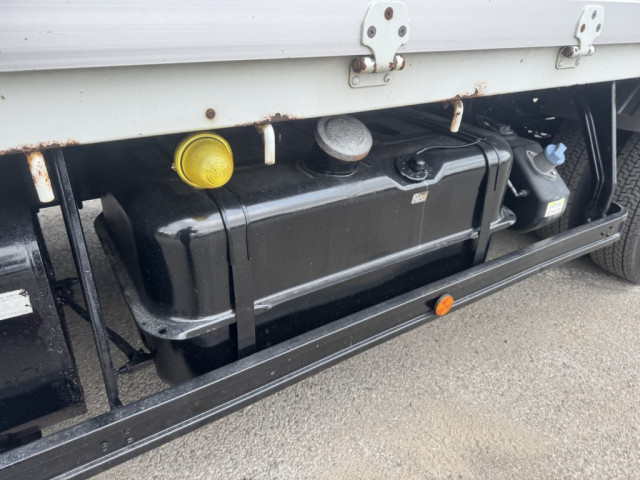 三菱ふそう ファイター 中型 平ボディ（クレーン付） 2KG-FK61F(102935) 28枚目