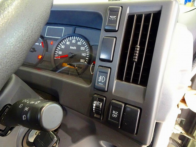 いすゞ エルフ 小型 平ボディ TRG-NLR85AN(102939) 17枚目