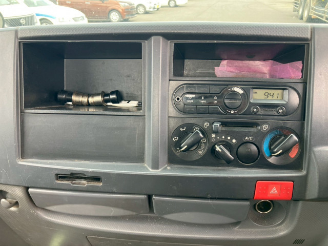 いすゞ エルフ 小型 平ボディ TRG-NKR85A(102951) 28枚目