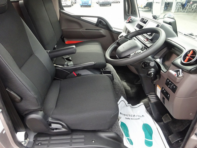 三菱ふそう キャンター 小型 平ボディ 2RG-FGA50(102953) 4枚目