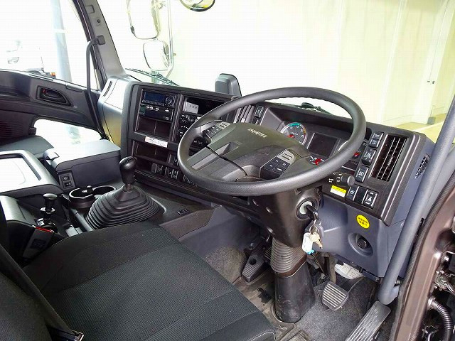 いすゞ ギガ 大型 ウィング 2PG-CYJ77C(102957) 5枚目