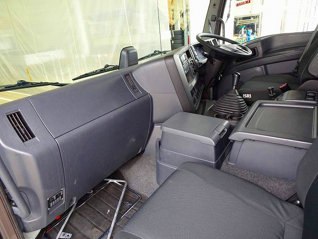 いすゞ ギガ 大型 ウィング 2PG-CYJ77C(102957) 8枚目