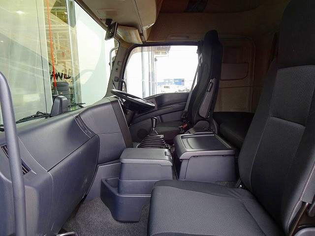 いすゞ ギガ 大型 ウィング 2PG-CYJ77C(102957) 9枚目