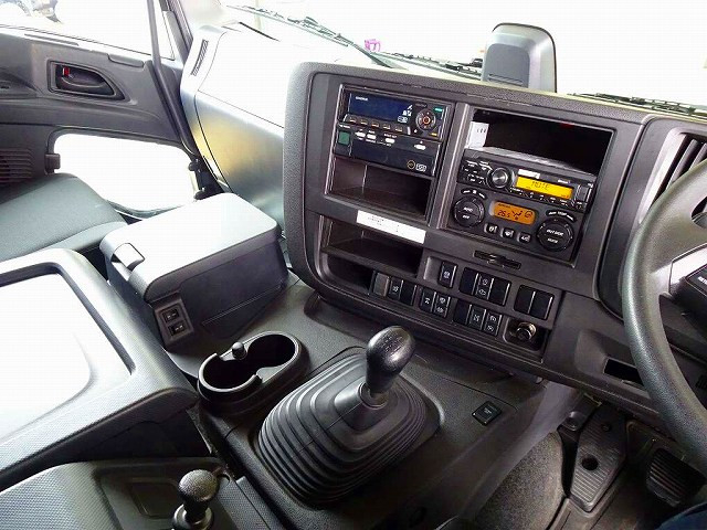 いすゞ ギガ 大型 ウィング 2PG-CYJ77C(102957) 11枚目