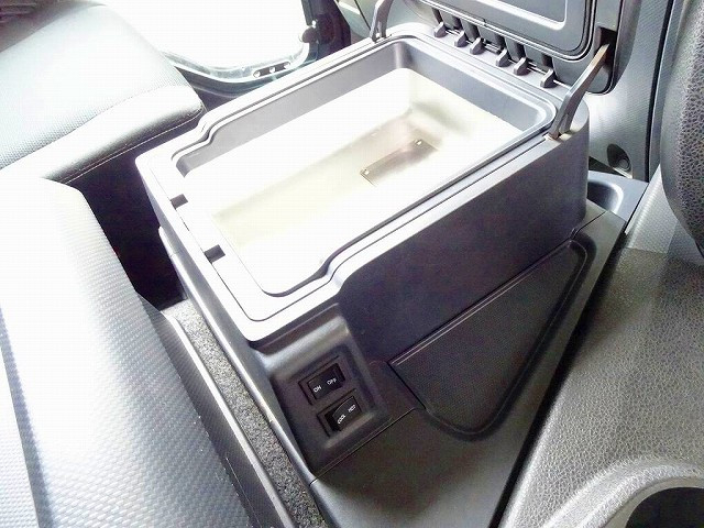 いすゞ ギガ 大型 ウィング 2PG-CYJ77C(102957) 18枚目