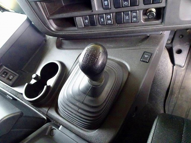 いすゞ ギガ 大型 ウィング 2PG-CYJ77C(102957) 19枚目