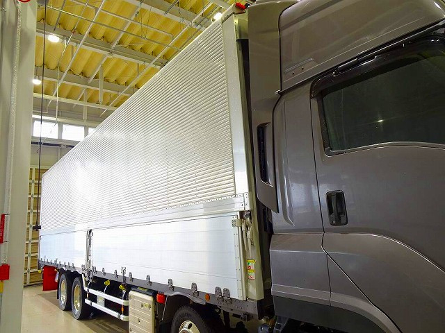 いすゞ ギガ 大型 ウィング 2PG-CYJ77C(102957) 31枚目