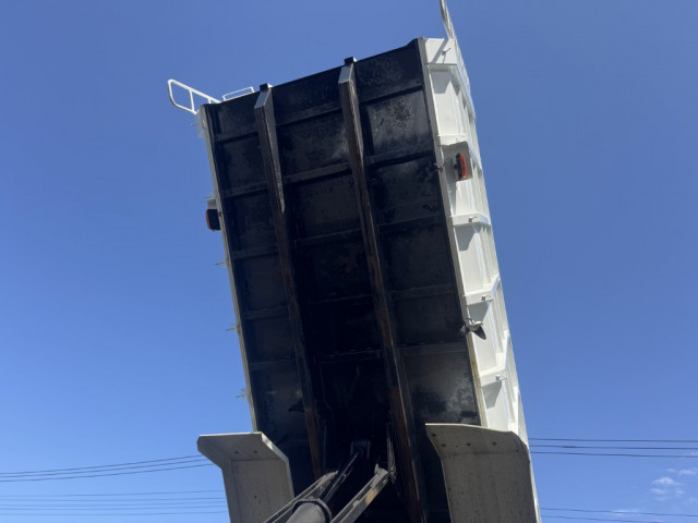 三菱ふそう スーパーグレート 大型 土砂ダンプ 2PG-FV70HY(102961) 18枚目