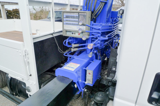 マツダ タイタン 小型 平ボディ（クレーン付） TKG-LMR85N(102968) 13枚目