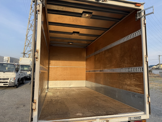 いすゞ エルフ 小型 バン TPG-NLR85N(102967) 31枚目