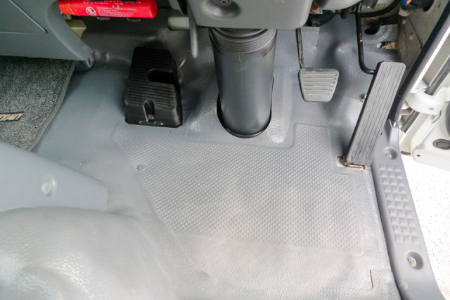 マツダ タイタン 小型 平ボディ（クレーン付） TKG-LMR85N(102968) 34枚目