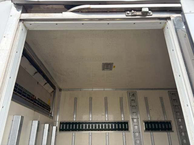 いすゞ エルフ 小型 冷蔵冷凍バン TKG-NLR85AN(102980) 8枚目