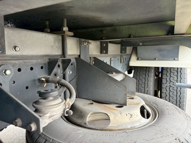 いすゞ エルフ 小型 冷蔵冷凍バン TKG-NLR85AN(102980) 17枚目