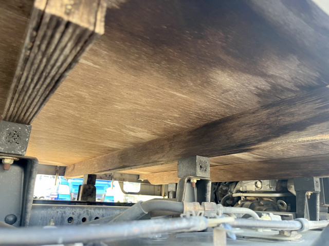 三菱ふそう キャンターガッツ 小型 平ボディ CBF-FB700B(102986) 31枚目