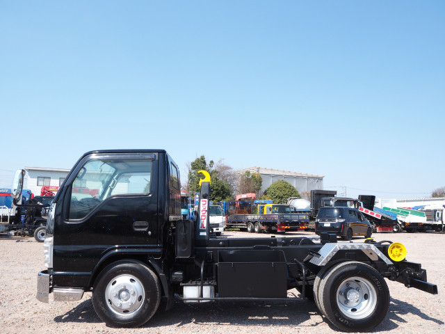 いすゞ エルフ 小型 コンテナ専用車 BDG-NKR85N(102991) 2枚目