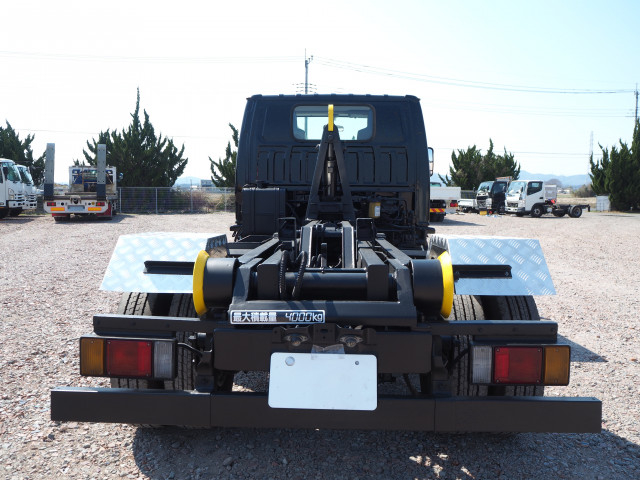 いすゞ エルフ 小型 コンテナ専用車 BDG-NKR85N(102991) 4枚目