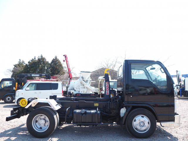 いすゞ エルフ 小型 コンテナ専用車 BDG-NKR85N(102991) 6枚目