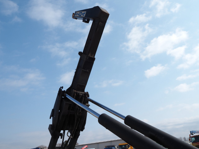 日野 レンジャー 増トン コンテナ専用車 BDG-FJ7JEWA(102996) 15枚目