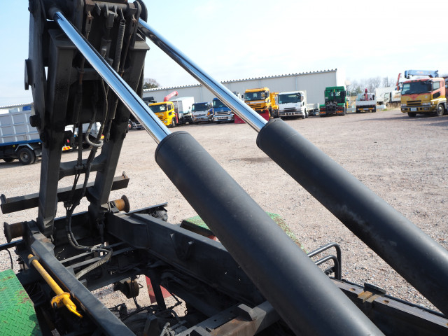 日野 レンジャー 増トン コンテナ専用車 BDG-FJ7JEWA(102996) 16枚目