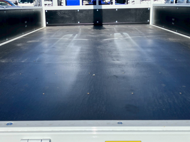 三菱ふそう キャンター 小型 平ボディ（クレーン付） 2PG-FEB90(103010) 13枚目