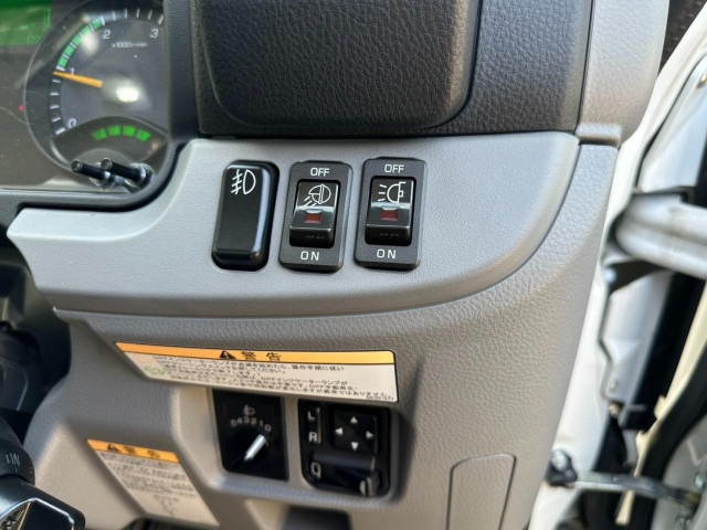 三菱ふそう キャンター 小型 バン 2RG-FEA20(103012) 13枚目