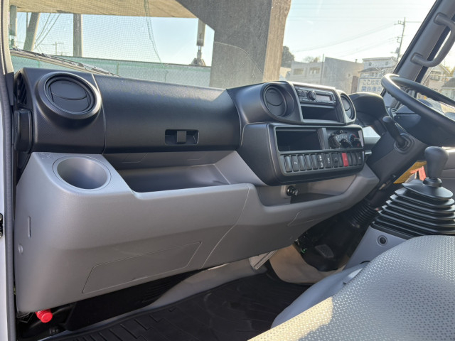 トヨタ ダイナ 小型 平ボディ 3BF-TRY230(103022) 26枚目