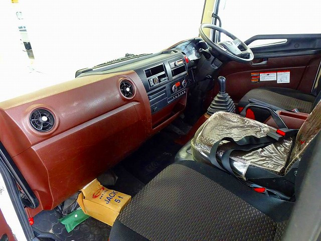 日野 レンジャー 中型 平ボディ（クレーン付） 2KG-FD2ABA(103024) 8枚目