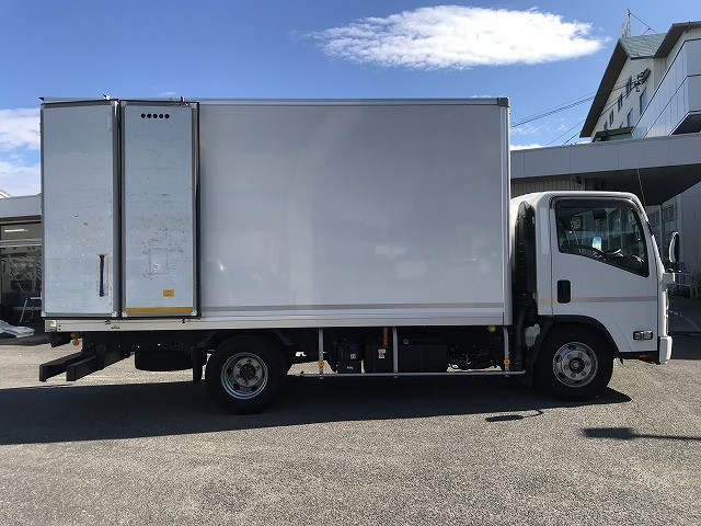 いすゞ エルフ 小型 バン 2RG-NPR88YN(103025) 15枚目