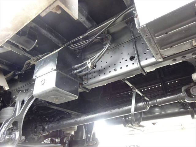 Isuzu forward Middle Wing body 2RG-FRR90T2(103029) 9枚目