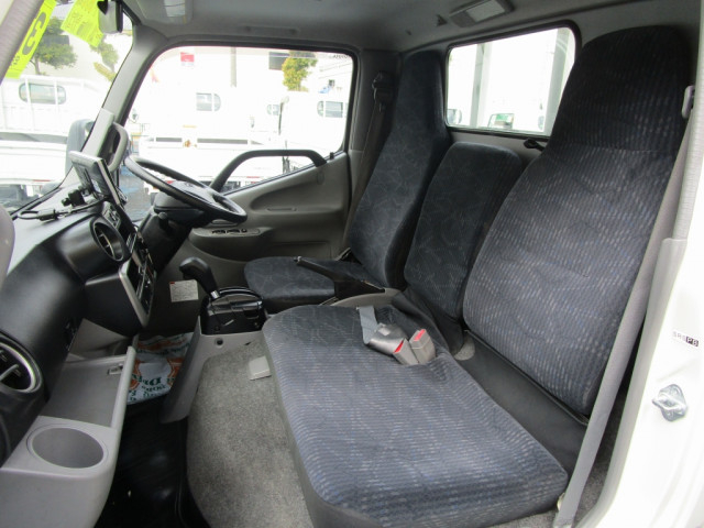 Toyota dyna Small Flat body TPG-XZU605(103028) 38枚目