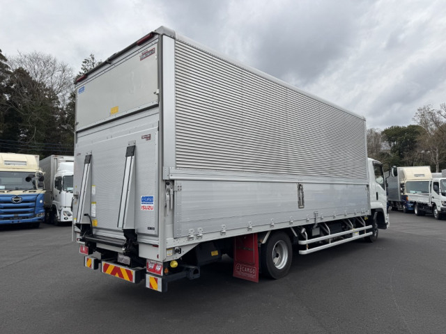 Isuzu forward Middle Wing body 2RG-FRR90T4(103042) 3枚目