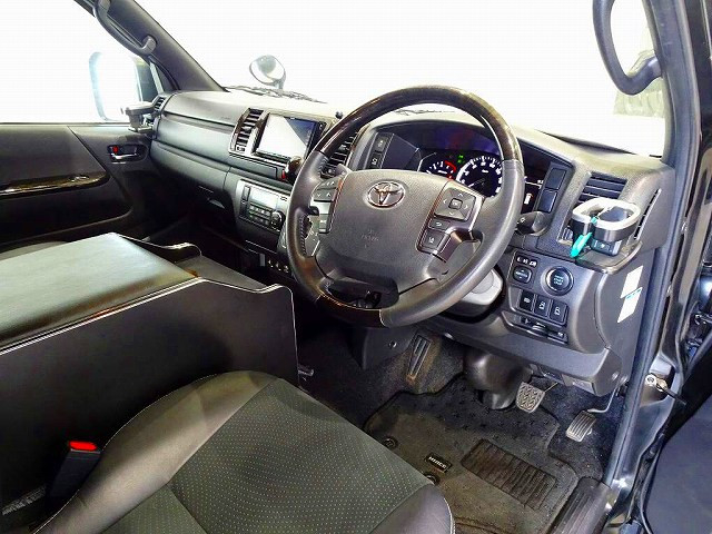 トヨタ ハイエース 小型 バン QDF-GDH206V(103044) 5枚目