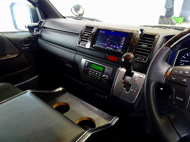 トヨタ ハイエース 小型 バン QDF-GDH206V(103044) 9枚目