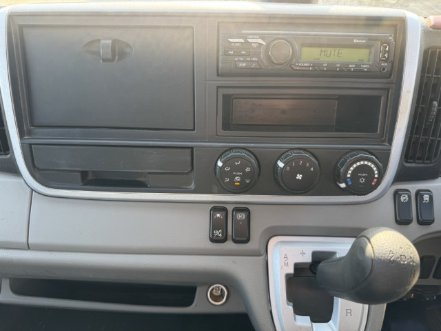 Mitsubishi Fuso canter Small Flat body 2TG-FBA00(103049) 25枚目