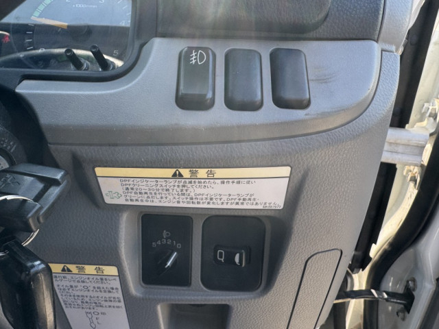 Mitsubishi Fuso canter Small Flat body 2TG-FBA00(103049) 26枚目