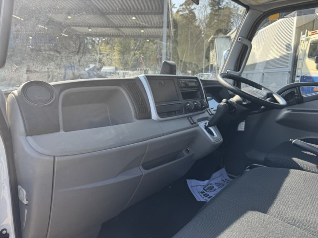 Mitsubishi Fuso canter Small Flat body 2TG-FBA00(103049) 30枚目