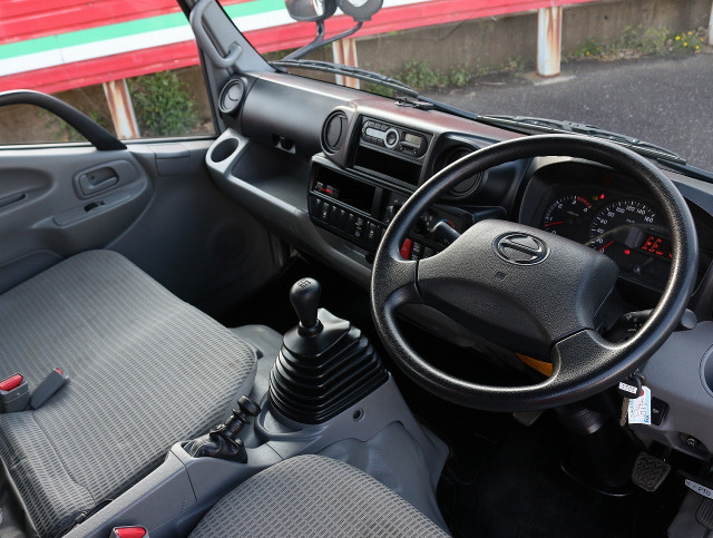 日野 デュトロ 小型 平ボディ（クレーン付） TKG-XZU655M(103052) 3枚目