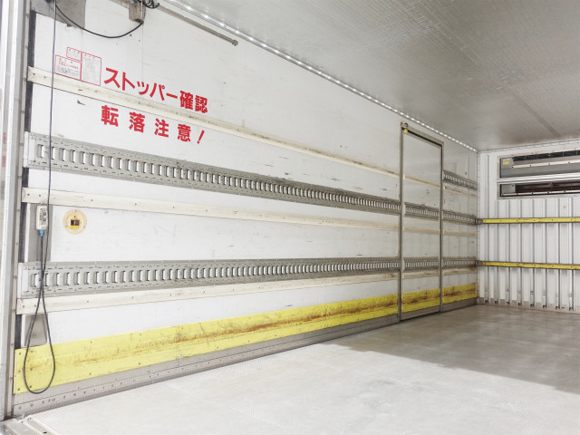 いすゞ フォワード 増トン 冷蔵冷凍バン SKG-FSR90T2(103071) 13枚目