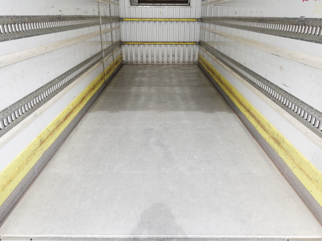 いすゞ フォワード 増トン 冷蔵冷凍バン SKG-FSR90T2(103071) 16枚目