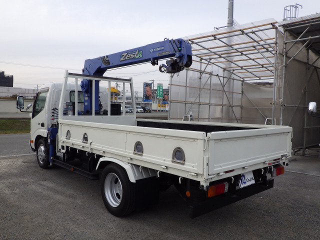 日野 デュトロ 小型 平ボディ（クレーン付） TKG-XZU650M(103085) 2枚目