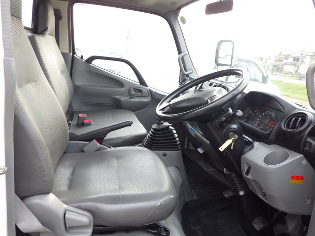 日野 デュトロ 小型 平ボディ（クレーン付） TKG-XZU650M(103085) 7枚目