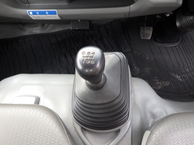 日野 デュトロ 小型 平ボディ（クレーン付） TKG-XZU650M(103085) 13枚目