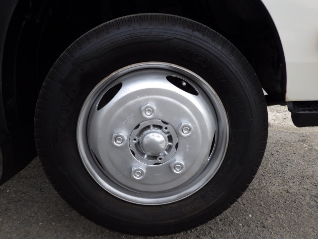 日野 デュトロ 小型 平ボディ（クレーン付） TKG-XZU650M(103085) 33枚目