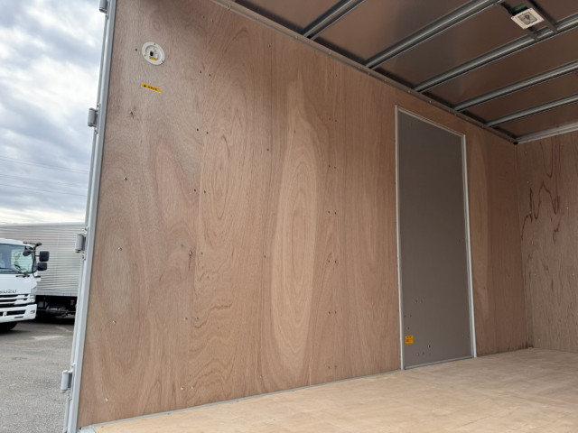 三菱ふそう キャンター 小型 バン 2RG-FEB50(103150) 11枚目