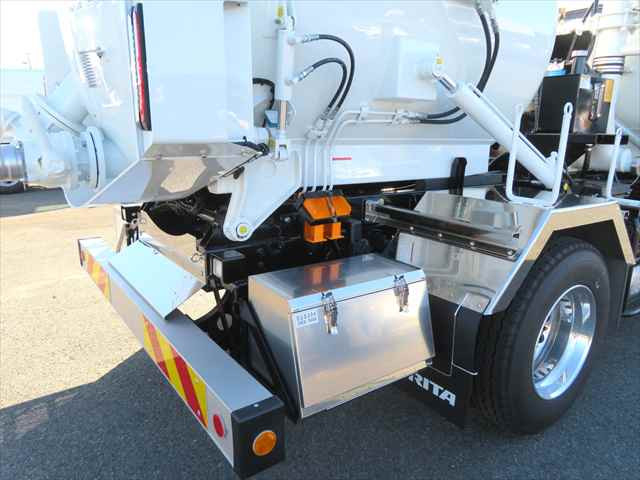 三菱ふそう ファイター 中型 バキュームカー/糞尿車 2KG-FK62F(103149) 16枚目