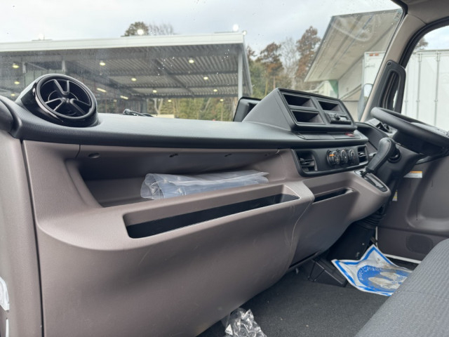 三菱ふそう キャンター 小型 バン 2RG-FEB50(103150) 34枚目