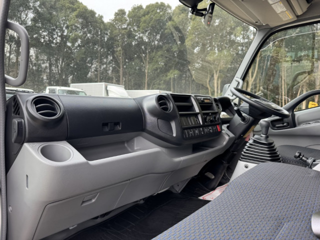 日野 デュトロ 小型 バン 2KG-XZU710M(103153) 32枚目